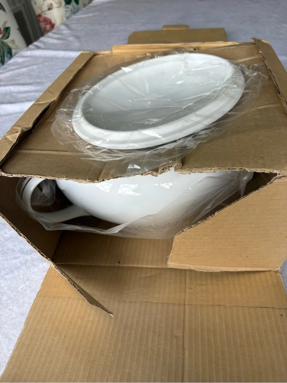 White Porcelain soup tureen with Gold Rim